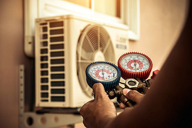 Professional Hvac technician working in Canonsburg, PA